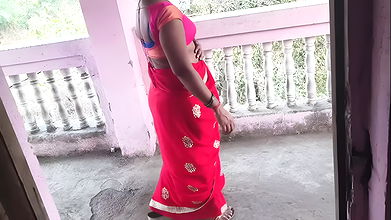 Desi bhabhi ko rat ke andhare se Ghar pr lake choda