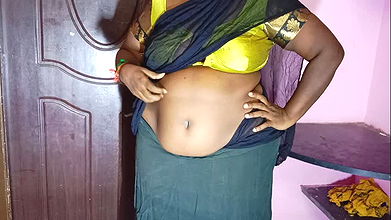 Tamil desi wife moves and dances obscenely