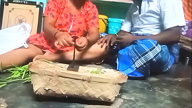 Tamil aunty vigitabl cutting stepuncle boobs pressing