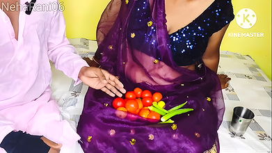 Sabji bechne wali bhabhi ji ko ghar per bulakar bhabhi Ko choda Diya