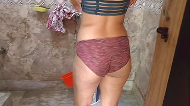 Pahadi  Bhabhi taking bath showing her hot ass and tight boobs