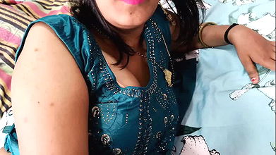 Nokar-Malkin Romance, Hot Mallu Aunty Fucked By Tenant Boy while home alone, hindi xxx sex