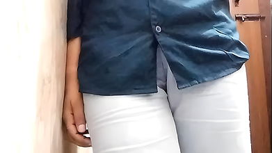 Indian hot aunty ne aapne chuchee dabae full enjoy indian aunty