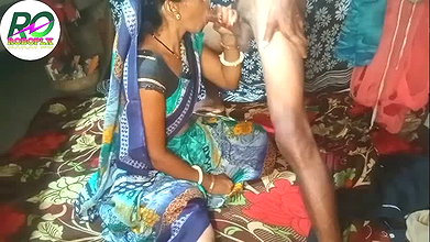 Desi Indian mother taught her son to fuck, while having sex, she lifted all the cocks and inserted it into the ass