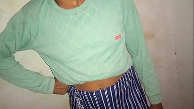 Cute school girl ki chudai cute pussy