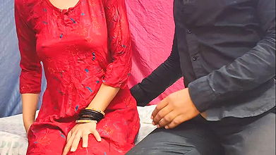 Chachi ka goti dikh raha tha phir daab ke pel diya