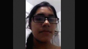 Chashmish Girl Fingering so Hard in bathroom