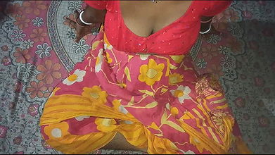 Desi village husband aur wife ki chudai-in desi village husband wife doggy style fucking
