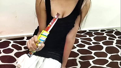 Desi Indian school girl ko chocolate dekar first time uncle ne choda xxx with Hindi audio