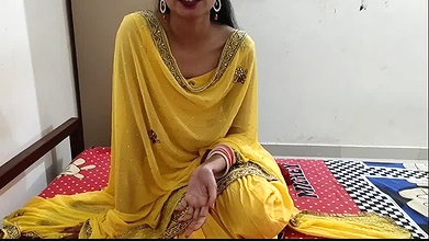 Cheating Indian Bhabhi Gets her Big Ass Fucked By Devar Indian Village Desi Bhabhi Ki Devar ke Sath Mast Desi Chudai xxx
