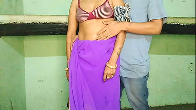 Bhabhi ka kamar chhu kar pani pani kar diya fer dever bhabhi ka jabar dast sex