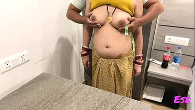 Tharki Tailor Ne Dikhaya Apna Rang aur Bahane Se Maarli Bhabhi Ki Choot