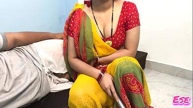 Tharki Sasur Ne Apni Bahu Ko Diye Picche Se Jatke