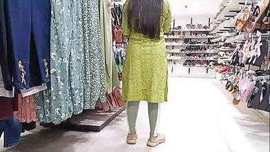 Step Sister ko jabardasti Shopping Mall bol kar apne Room le jakar jabardasti karke chod dia