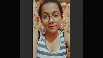 Extremely Cute Bengali Girl Pics+Fingering Video