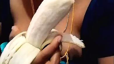 Bannana wife Indian aunty blowjob