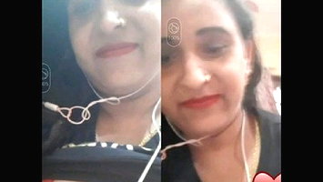 Hot Bhabhi Showing Boobs On VideoCall