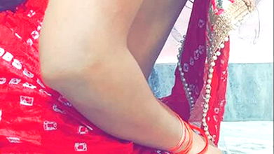 Bhabhi loving herself