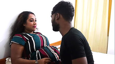 A BIG BOOBS SEXY AUNTY APNE SON KE SATH CHUDAI KIA, HARDCORE SEX, MOM & STEPSON