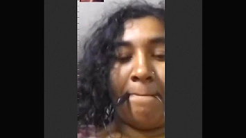 Desi Babe Showing her Pussy to BF on VC