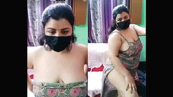 Horny Bhabhi on Tango Prvt Boobs Show Strip Dance Hot