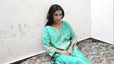 Desi girl ko jabar dasti pakad ke pela
