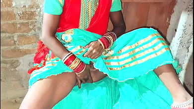 Meri chhoti behen salwar suit pehenithi to bahut sexy lag rahi thi Isle usko chod dala