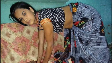 Bhabhi ko aisa choda ki condom hi fat gaya hot sexy bhabhi ko doggy style me jabardast choda very Hard fucking with your Payal