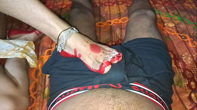 Bhabhi Xshika Trying First Time Oily Footjob