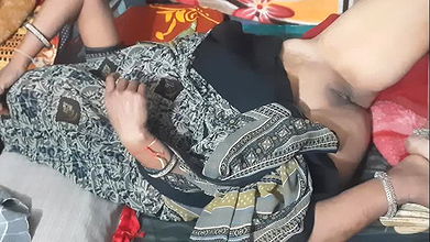 My elder sister-in-law made my load stand up by showing the slim waist big backyard