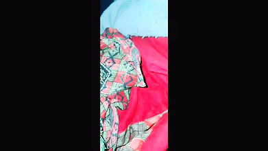 My pussy is itching a lot, today there are so many people at home, we feel very much like masturbating by applying oil on your pussy completely naked