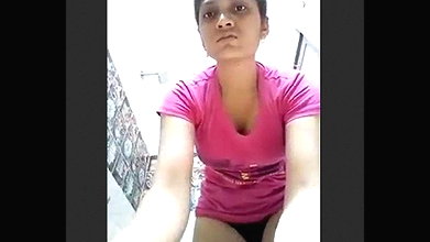 Cute Desi girl Shows Her Nude Body
