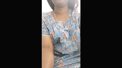 Swetha Tamil Wife Pusssy In cucumber masturbation