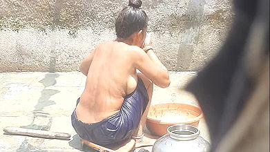 Saw stepsister bathing in the open part 2