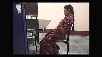 Friends Step Mom Fucked by Me – Real Indian Desi Bhabi Sex in Hindi – Kitchen Sex