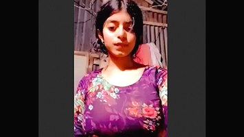 Beautiful Village Girl Showing Pussy
