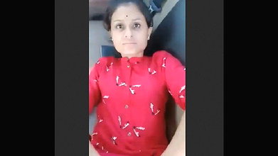 Desi cute bhabi nice pussy show and fucking on car