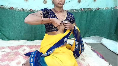 Meri biwi ki hard chudai video hot sexy Indian Village bhabhi ki jamkar chudai kiya saari raat tange utha ka chut ka Pani nikala