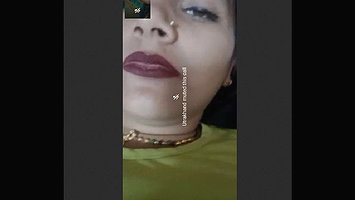 Desi Bhabhi Shows her Boobs and Fucked