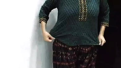 Widow hot and Sexy golden woman enjoyed with hishot and Sexy body and beautiful bobbs and titts