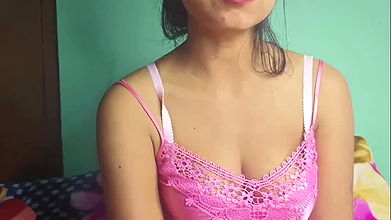 Village Desi Sex Pussy Licking Indian Beauty Enjoy Real Closeup Amateur Creampie Stepmom while she’s on a work call