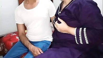 Stepmom ne stepson se poket meney ka badlay uska Lund Mang liya- indian Hindi audio