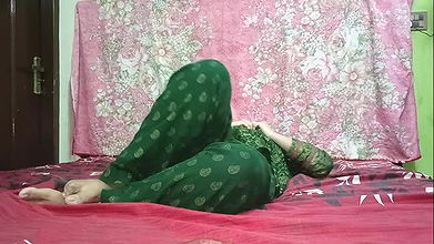 Pakistani solo girl SairaXsaim fingering wet pussy alone home