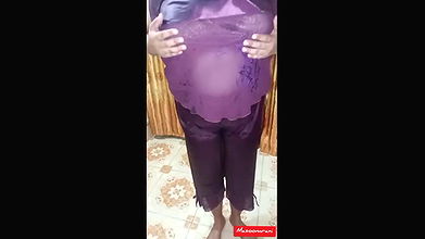 Pakistani panjabi village bhabhi in hot she’s doing masterbation