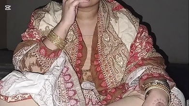 Pakistani Hira butt ghar aagai Choodwane