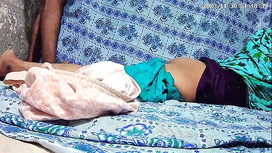 Indian real mom and son sex in the bedroom