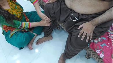 Indian Bahu Giving Foot Massage To Rich Old Sasur, Then Gets Her Ass Fucked With Clear Hindi Audio – Full Hot Talking