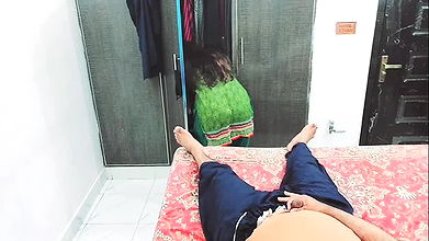 Dick Flash To Real Pakistani Maid While She Is Working