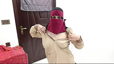 Desi Pakistani Beautiful College Girl Striptease Nude Danve