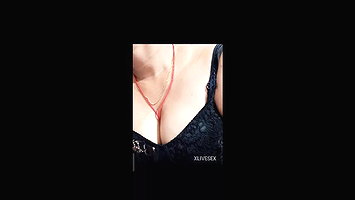 Desi Marathi bhabhi show his lips and boobs live video camera show